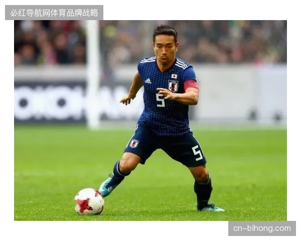 菅原由势和长友佑都组成的一老一少边卫组合，将承担起日本队边路的攻防重任